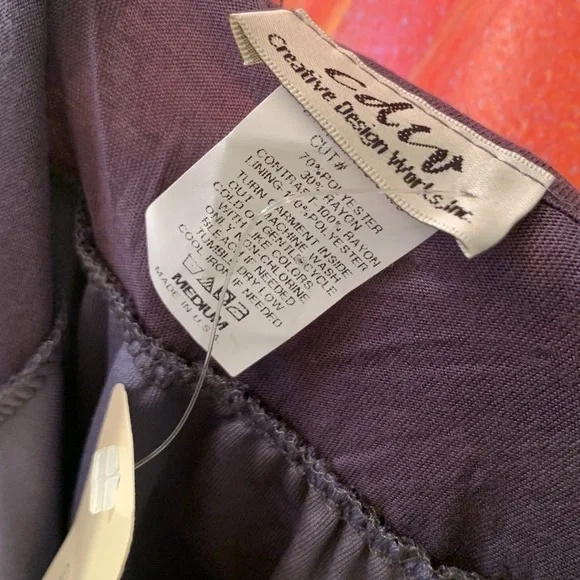 CDW CREATIVE DESIGN WORKS Top NWT - Picture 12 of 12